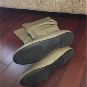 Women’s gray boots. Never worn. Size 10